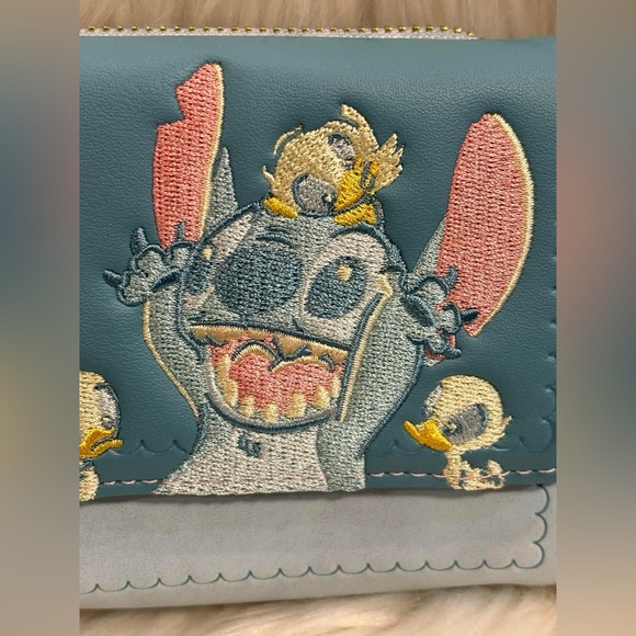 Disney Loungefly Stitch and Scrump Wallet - Picture 2 of 13